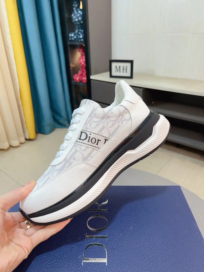 Men's men's shoes 💰458🌹🌹【Dior】Best-selling official website world premiere🔝High-end men's shoes brand official website latest series: The upper is made of imported cowhide with specially designed fabrics➕Mesh breathable lining. Make walking more convenient and comfortable! Compared with the official quality, Midea’s 1:1 replica. Create a fashionable personality to set off your uniqueness! A must-have for trendy men! Classic style. Men's sizes: 38-44.